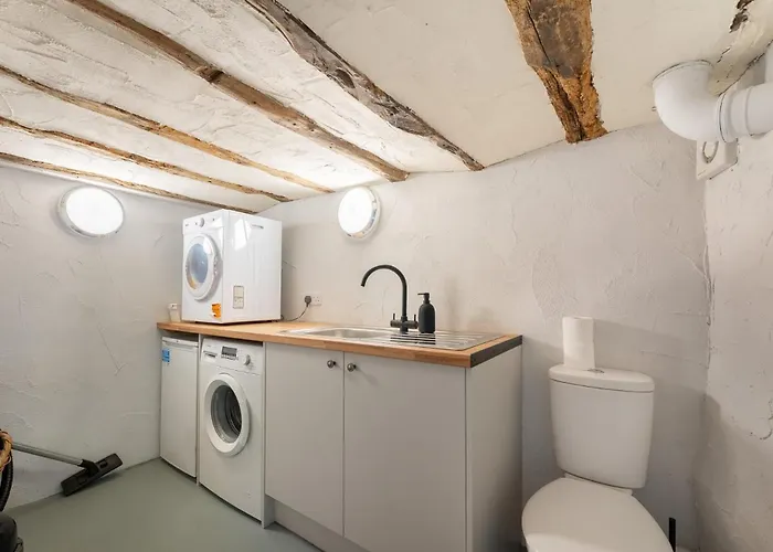 Longmire Yeat * Troutbeck (South Lakeland)